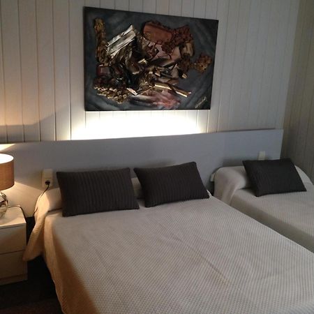 Hostal Sant Marti Puig-reig ภายนอก รูปภาพ